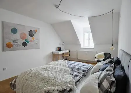 Apartma Strict